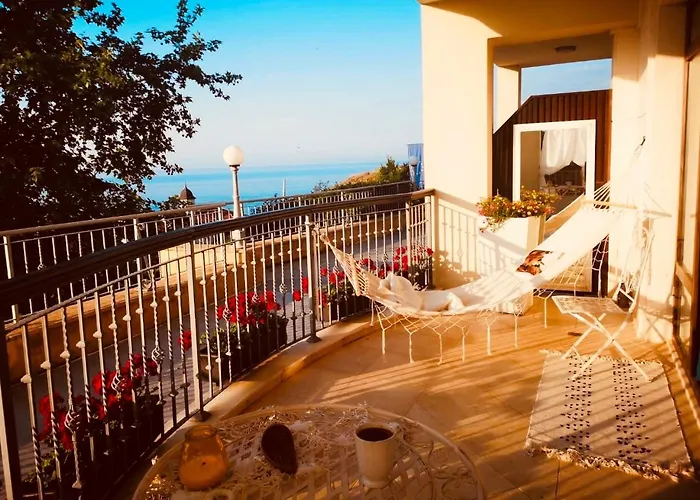 Daire Thracian Cliffs Private