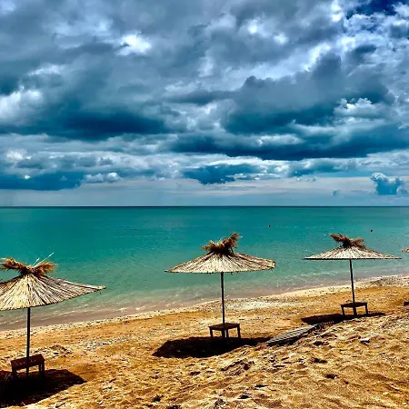 Thracian Cliffs Private